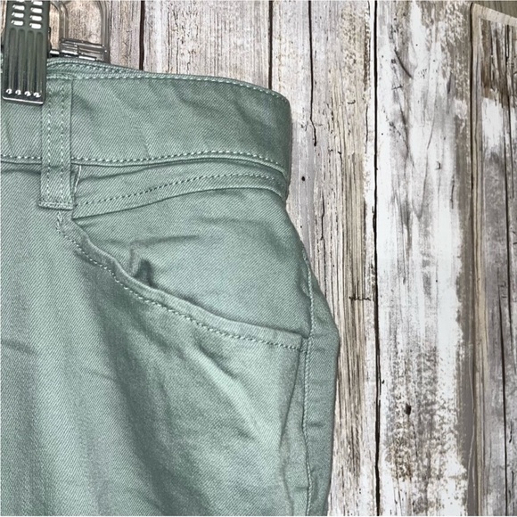 Lane Bryant Green High Rise Bermuda - Picture 4 of 6